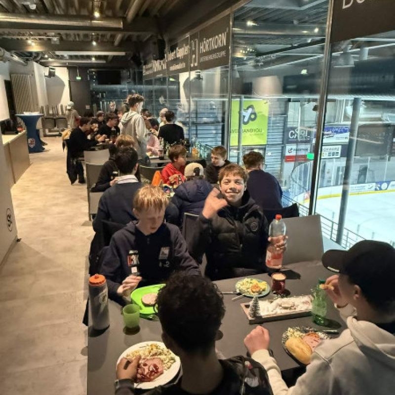 u15 u17 HEC Weihnachtsfeier 2025 07